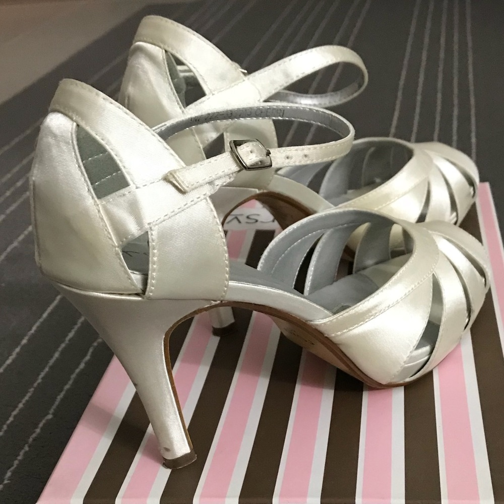 RSVP Ivory 👰🏻 Bridal/Prom Platform Shoes size 9W